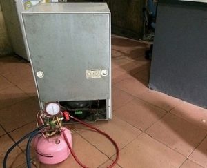 Thay gas tủ lạnh mini tại nhà